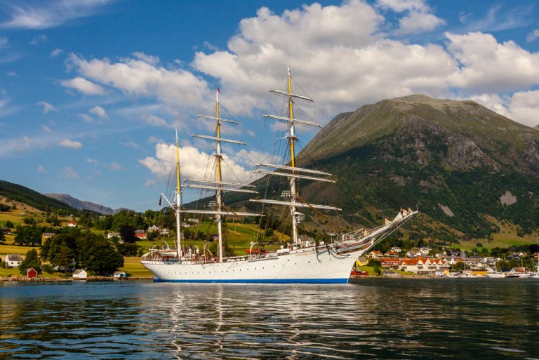 Statsraad Lehmkuhl