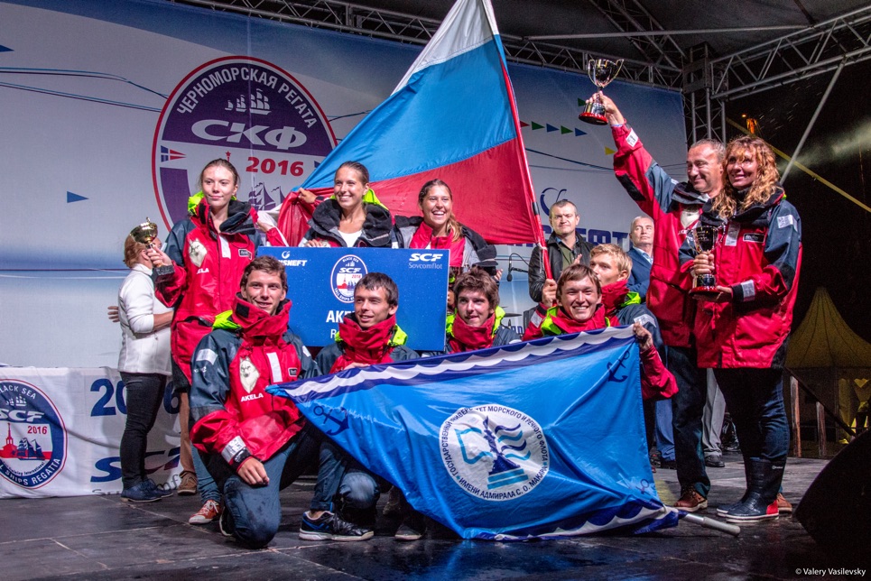 Atyla crew collecting their prizes in Novorossiysk