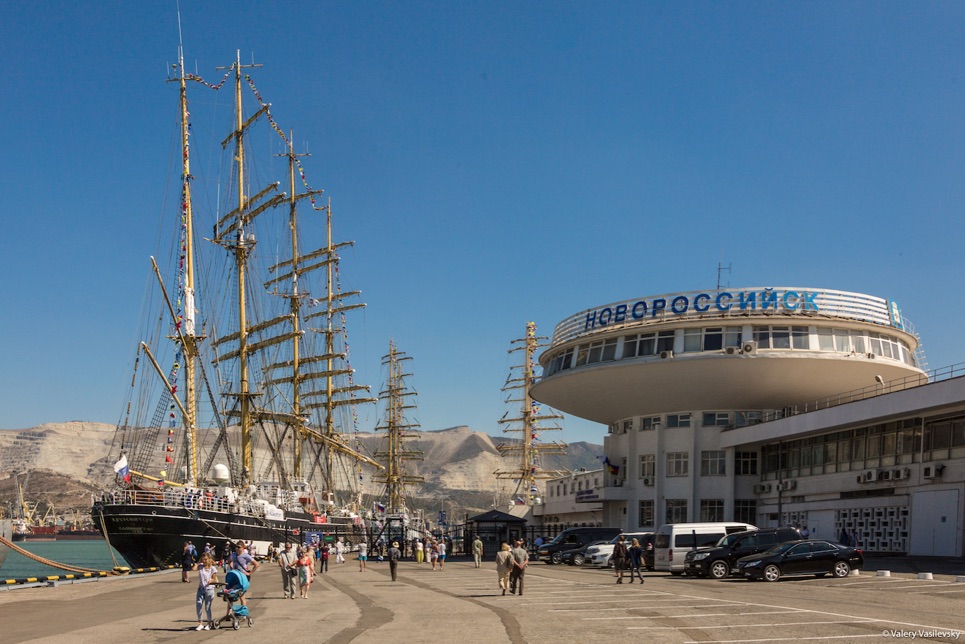 First visitors enjoying the fleet in Novorossiyk