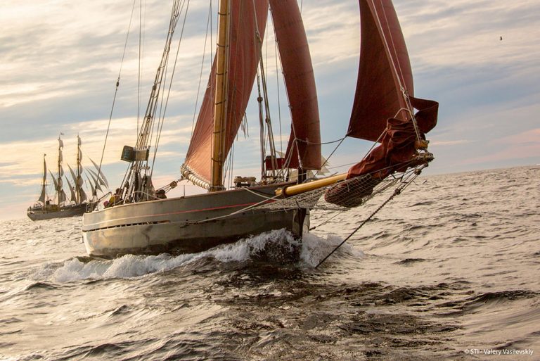 jolie brise sailing