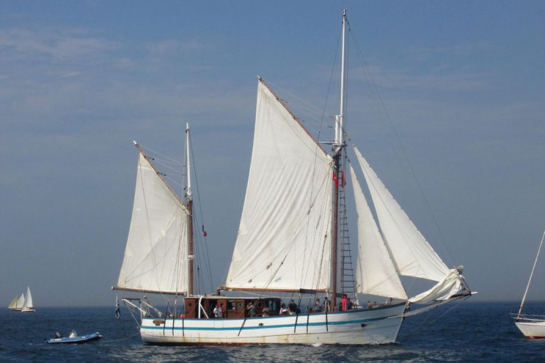 Tall ship arawak